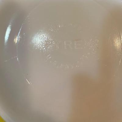 Pyrex Large Mixing Bowl
