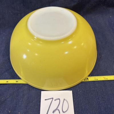 Pyrex Large Mixing Bowl