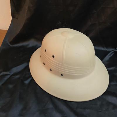 Brookstone safari straw hat and a Vintage pith helmet, safari Hat, Men's Hat, 1950s fashion