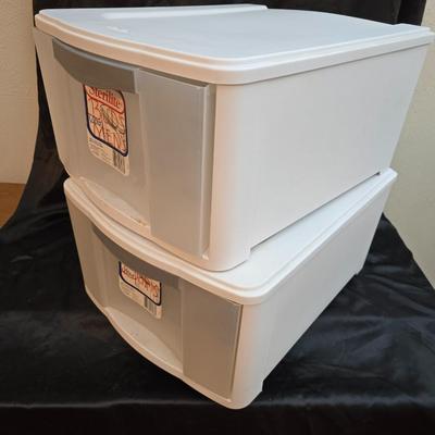 Plastic drawered storage containers (2of 2)