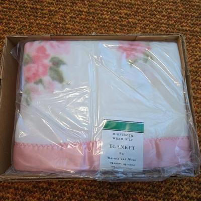 Vintage Minnesota Warm Bilt floral blanket, new old stock in its original packaging. 72" x 90"