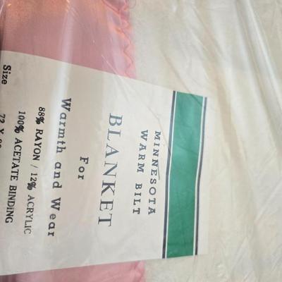 Vintage Minnesota Warm Bilt floral blanket, new old stock in its original packaging. 72" x 90"