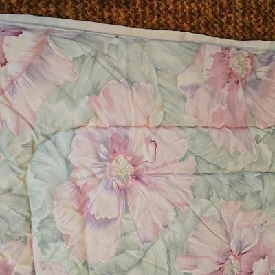 Pair of vintage Martex "Beau Rivage" full/queen comforter featuring a large-scale floral print with pink and green poppies.