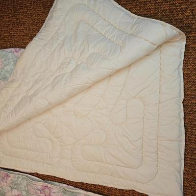 Pair of vintage Martex "Beau Rivage" full/queen comforter featuring a large-scale floral print with pink and green poppies.