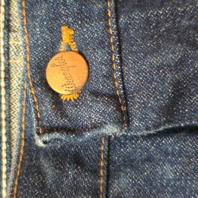 Two pairs of like new without tags Men's Wrangler Jeans size 36 x 29