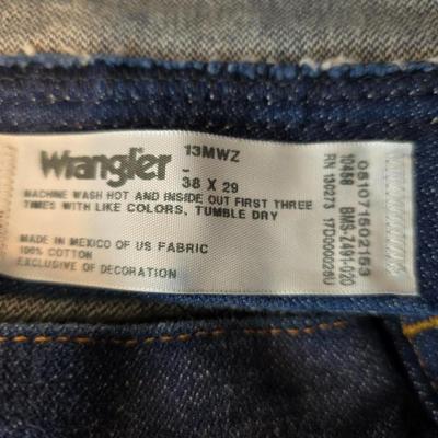 Two pairs of like new without tags Men's Wrangler Jeans size 36 x 29