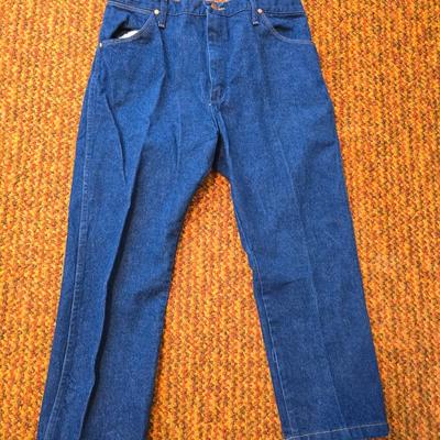 Two pairs of like new without tags Men's Wrangler Jeans size 36 x 29