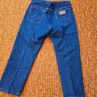 Two pairs of like new without tags Men's Wrangler Jeans size 36 x 29