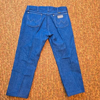 Two pairs of like new without tags Men's Wrangler Jeans size 36 x 30