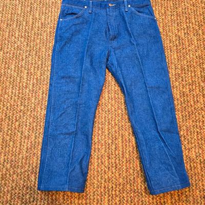 Two pairs of like new without tags Men's Wrangler Jeans size 36 x 30