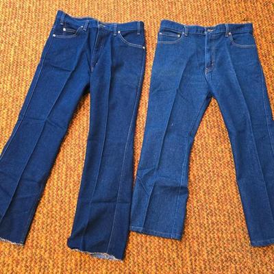 Two pairs of like new without tags Levis Jeans size 36 x 30 Red leather tag Levi's 517 bootcut jeans & Brown leather tag classic...