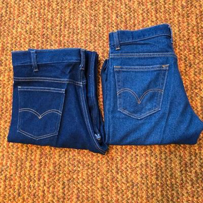 Two pairs of like new without tags Levis Jeans size 36 x 30 Red leather tag Levi's 517 bootcut jeans & Brown leather tag classic...