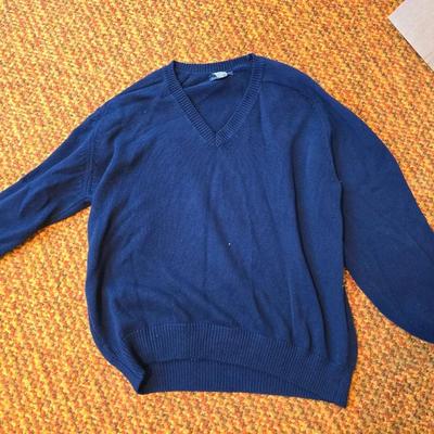 Selection of men's seaters size Large