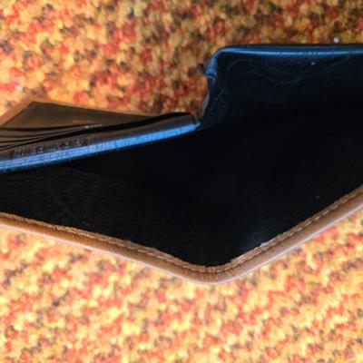 Brand new Justin style C10817 Size 40 bealt with barbed wire leather inlay and a brown Agland wallet