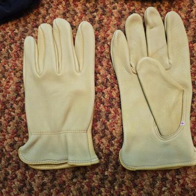 Three new pairs of Men's leather gloves - deerskin - Thinsulate - with an Agland bag