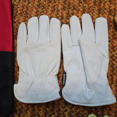 Three new pairs of Men's leather gloves - deerskin - Thinsulate - with an Agland bag