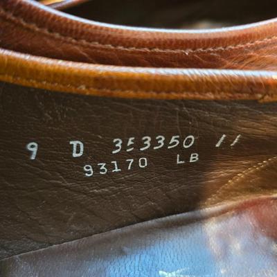 5 Pairs of Men's Size 9 & 9.5 dress shoes with shoe stretchers Florsheim - Sas -