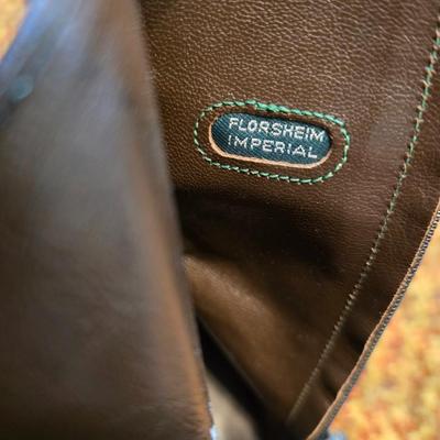 5 Pairs of Men's Size 9 & 9.5 dress shoes with shoe stretchers Florsheim - Sas -