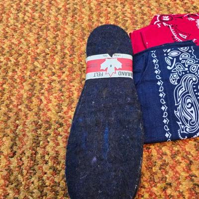 Men's socks - New and like new with a collection of Handkerchiefs