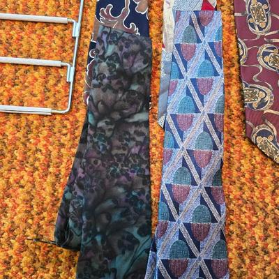 Collection of Men's neckties - Daybrooke - Danielli - Gant - Otis Bros and more with a hanger