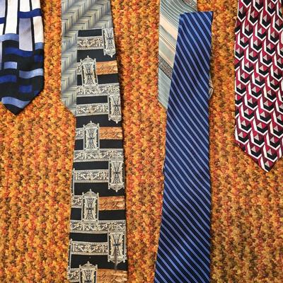 Collection of Men's neckties - Daybrooke - Danielli - Gant - Otis Bros and more with a hanger