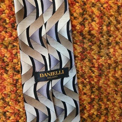 Collection of Men's neckties - Daybrooke - Danielli - Gant - Otis Bros and more with a hanger