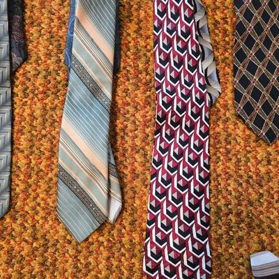 Collection of Men's neckties - Daybrooke - Danielli - Gant - Otis Bros and more with a hanger