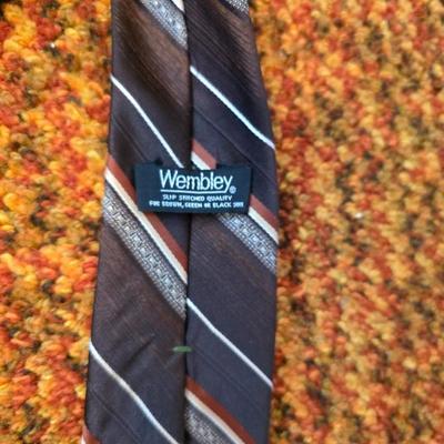 Collection of Men's neckties - Daybrooke - Danielli - Gant - Otis Bros and more with a hanger