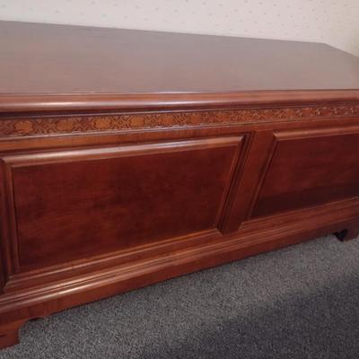 Vintage Mahogany Finish Blanket Chest Open Home Collection by Stanley