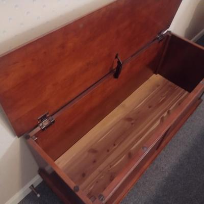 Vintage Mahogany Finish Blanket Chest Open Home Collection by Stanley