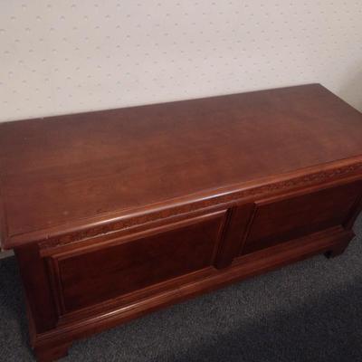 Vintage Mahogany Finish Blanket Chest Open Home Collection by Stanley