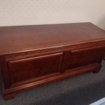 Vintage Mahogany Finish Blanket Chest Open Home Collection by Stanley