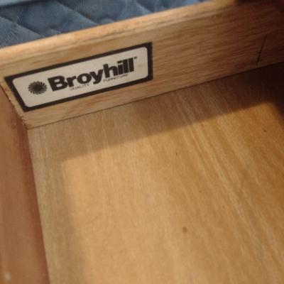 Broyhill Queen Anne Style Side Table Choice B