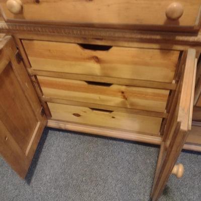 Pine Wood Stretch Dresser with Mirror (Lamps Excluded)