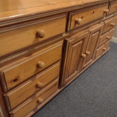Pine Wood Stretch Dresser with Mirror (Lamps Excluded)