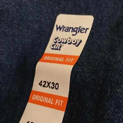 Brand new with tags pair of Wrangler Cowboy Cut 13MWZ Original Fit Jeans