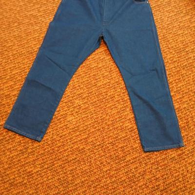 Brand new with tags pair of Wrangler Cowboy Cut 13MWZ Original Fit Jeans