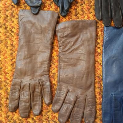 Ladie's mostly leather driving gloves