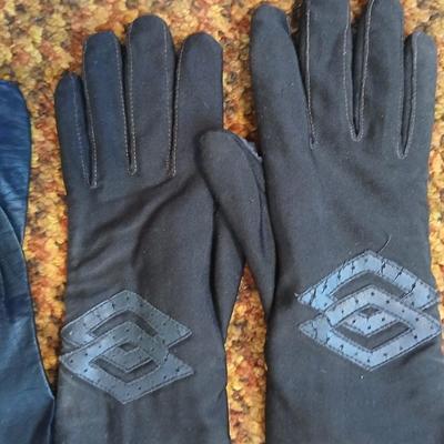 Ladie's mostly leather driving gloves