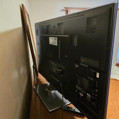 Working 55" Panasonic 3D Plasma HDTV Model TC-P55ST50