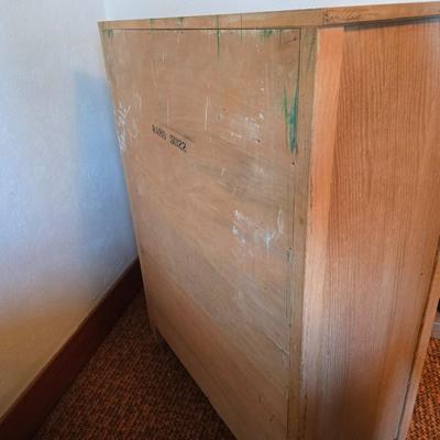 Mid-century era, Ward furniture company 5 drawer chest of drawers