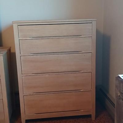 Mid-century era, Ward furniture company 5 drawer chest of drawers
