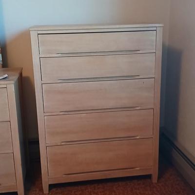 Mid-century era, Ward furniture company 5 drawer chest of drawers