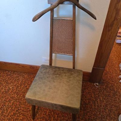 Mid-Century Modern Sculpted Walnut Butler Suit Valet Bench Seat with a set of American Tourister Escort hard shell suitcases