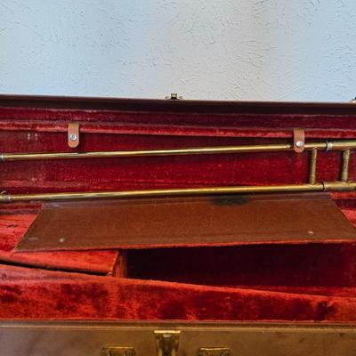 Vintage Martin Imperial trombone, manufactured in Elkhart, Indiana, USA. manufactured in 1960 with Olds 10 mouthpiece with music stand