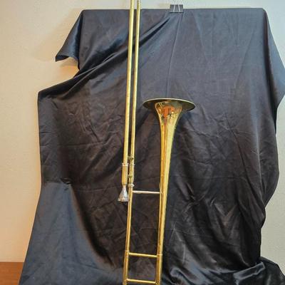 Vintage Martin Imperial trombone, manufactured in Elkhart, Indiana, USA. manufactured in 1960 with Olds 10 mouthpiece with music stand