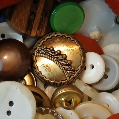 Vintage & newer Button collection in tin can - Needles- some and more