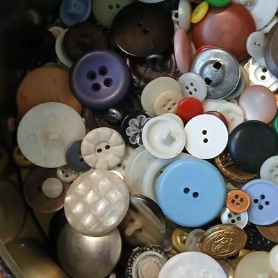 Vintage & newer Button collection in tin can - Needles- some and more