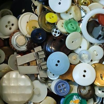 Vintage & newer Button collection in tin can - Needles- some and more