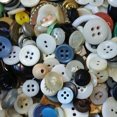 Vintage & newer Button collection in tin can - Needles- some and more